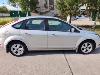 2008 Ford Focus II Рестайлинг, серебристый, 600000 рублей, вид 4