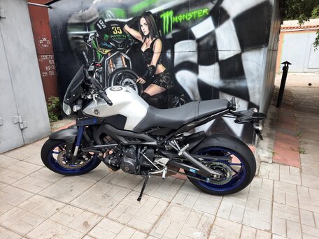 2016 Yamaha MT-09 (FZ-09), серый, 740000 рублей, вид 3
