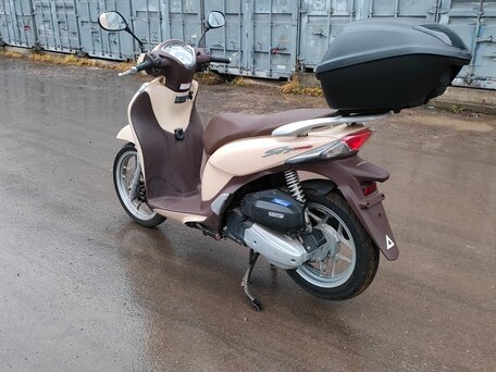 2018 Honda SH, бежевый, 259000 рублей, вид 3