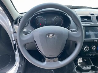 2026 Lada (ВАЗ) Granta I Рестайлинг, белый, 1324000 рублей, вид 3