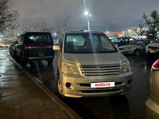 2002 Toyota Noah I (R60), серый, 1100000 рублей, вид 1
