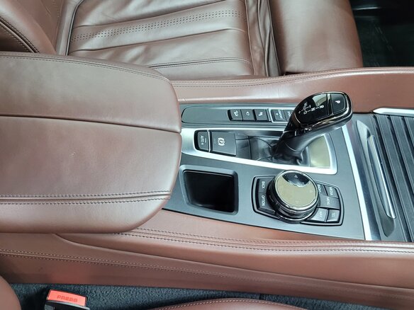 2015 BMW X6 50i II (F16), белый, 3500000 рублей - вид 16