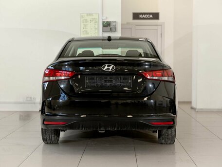 2021 Hyundai Solaris II Рестайлинг, чёрный, 1500000 рублей, вид 5
