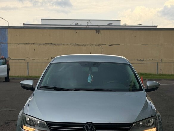 2012 Volkswagen Jetta VI, серебристый - вид 1