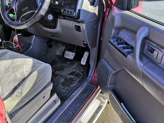 1996 Isuzu Bighorn II, красный, 1000000 рублей, вид 5