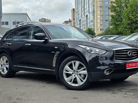 Infiniti QX70
