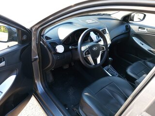 2012 Hyundai Solaris I, чёрный, 770000 рублей, вид 4