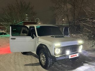 1997 Lada (ВАЗ) 2121 (4x4) I Рестайлинг, белый, 200000 рублей, вид 2