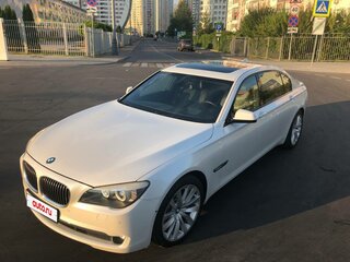2010 BMW 7 серии Long 750Li V (F01/F02/F04), белый, 1700000 рублей, вид 1