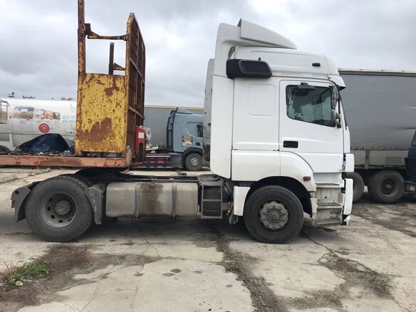 2003 Mercedes-Benz Axor, белый, 800000 рублей - вид 1