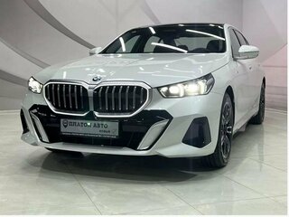 2025 BMW 5 серии Long 530Li xDrive VIII (G60/G61/G68), белый, 8199000 рублей, вид 2