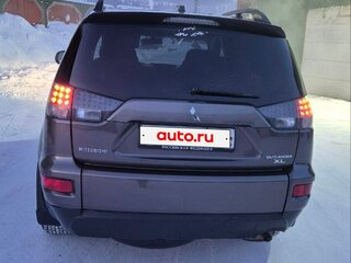 2011 Mitsubishi Outlander II Рестайлинг, коричневый, 1350000 рублей, вид 2