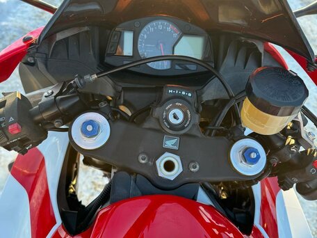 2011 Honda CBR 600RR, красный, 690000 рублей, вид 2