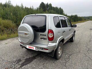 2005 Chevrolet Niva I, серебристый, 160000 рублей, вид 4