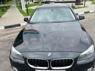 2010 BMW 5 серии 528i VI (F10/F11/F07), чёрный, 1900000 рублей, вид 2
