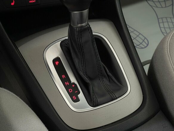 2014 Audi Q3 I (8U), белый, 1599000 рублей - вид 16