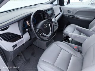 2019 Toyota Sienna III Рестайлинг 2, серый, 3600000 рублей, вид 2