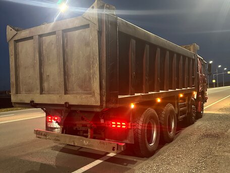 2009 Sinotruk Howo HW76, красный, 2200000 рублей, вид 3