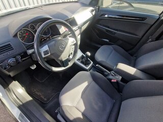 2010 Opel Astra H Рестайлинг, белый, 620000 рублей, вид 5