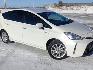 2015 Toyota Prius Alpha I (ZVW40/41) Рестайлинг, белый, 1530000 рублей, вид 4