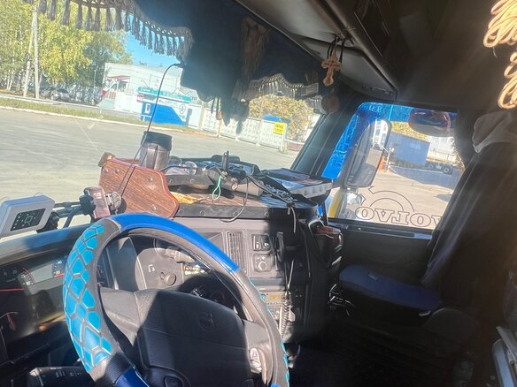 2013 Volvo FH, жёлтый, 4050000 рублей - вид 4