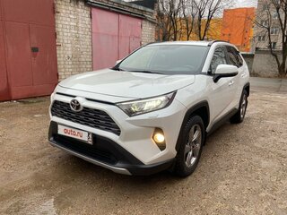 2020 Toyota RAV4 V (XA50), белый, 3619000 рублей, вид 3