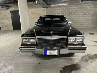 1986 Cadillac Fleetwood Brougham II Рестайлинг, чёрный, 8500000 рублей, вид 2