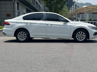 2022 Volkswagen Bora IV (China Market) Рестайлинг, белый, 1035000 рублей, вид 4