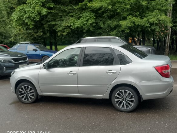 2024 Lada (ВАЗ) Granta I Рестайлинг, серый, 1050000 рублей - вид 1