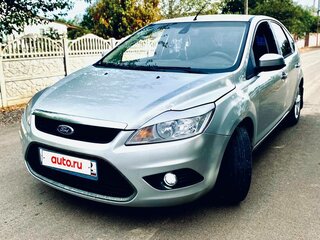 2010 Ford Focus II Рестайлинг, серебристый, 650000 рублей, вид 1