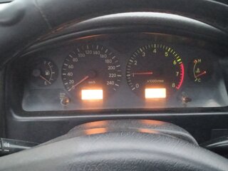 1999 Toyota Avensis I, серебристый, 330000 рублей, вид 5