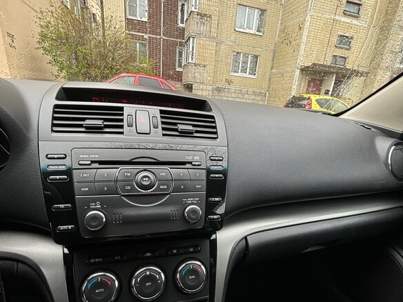 2010 Mazda 6 II (GH) Рестайлинг, белый, 730000 рублей - вид 7
