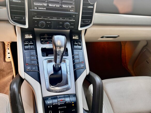 2012 Porsche Cayenne Diesel II (958), чёрный, 2650000 рублей - вид 14
