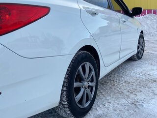 2013 Hyundai Solaris I, белый, 850000 рублей, вид 3
