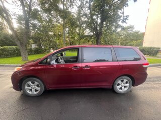 2010 Toyota Sienna III, пурпурный, 2100000 рублей, вид 4