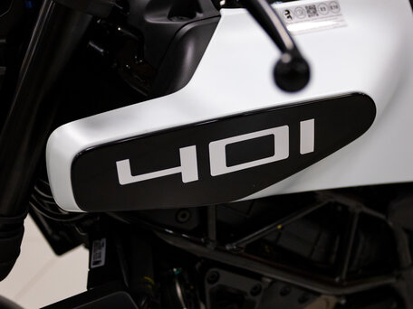 2024 Husqvarna Vitpilen 401, белый, 649000 рублей, вид 5