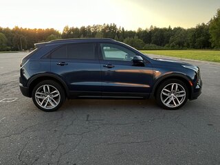 2019 Cadillac XT4 I, синий, 2410000 рублей, вид 3