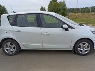 2013 Renault Scenic III Рестайлинг 2, белый, 1100000 рублей, вид 4