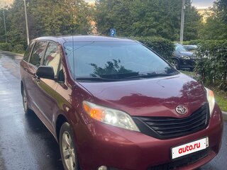 2010 Toyota Sienna III, пурпурный, 2100000 рублей, вид 2