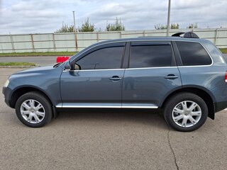 2005 Volkswagen Touareg I, серый, 1070000 рублей, вид 5