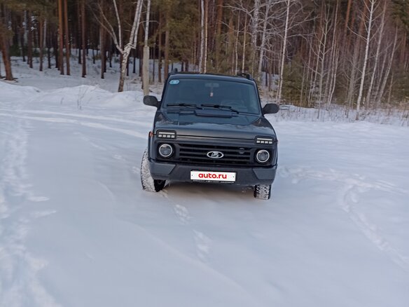 2017 Lada (ВАЗ) 2121 (4x4) Urban I Рестайлинг, серебристый, 750000 рублей - вид 4