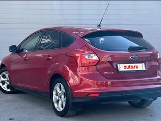 2014 Ford Focus III, красный, 940000 рублей, вид 4