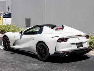 2022 Ferrari 812 GTS, белый, 39681301 рублей, вид 5