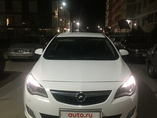 2011 Opel Astra J, белый, 999999 рублей, вид 2