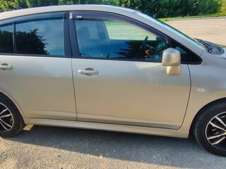 2010 Nissan Tiida I Рестайлинг, коричневый, 760000 рублей, вид 4