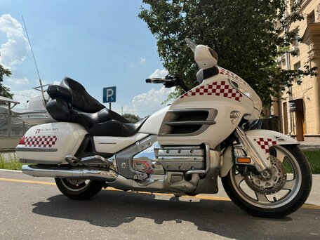 2009 Honda GL 1800 Gold Wing, белый, 918000 рублей, вид 1