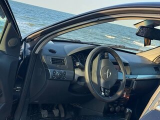 2007 Opel Astra H Рестайлинг, чёрный, 590000 рублей, вид 4