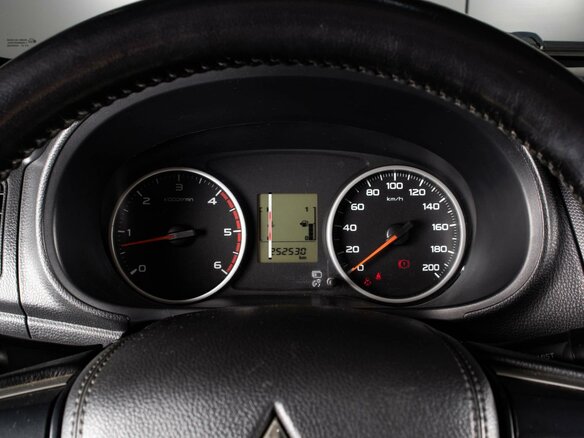 2017 Mitsubishi L200 V, серый, 2000000 рублей - вид 8