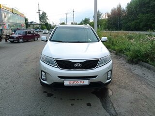 2013 Kia Sorento II Рестайлинг, серебристый, 1900000 рублей, вид 2