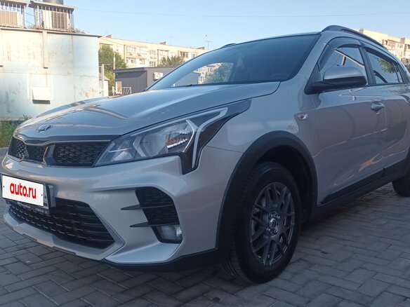 2021 Kia Rio X IV Рестайлинг, серебристый, 1850000 рублей